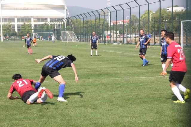 小卡复出快船大胜老鹰 约基奇46+10掘金克马刺